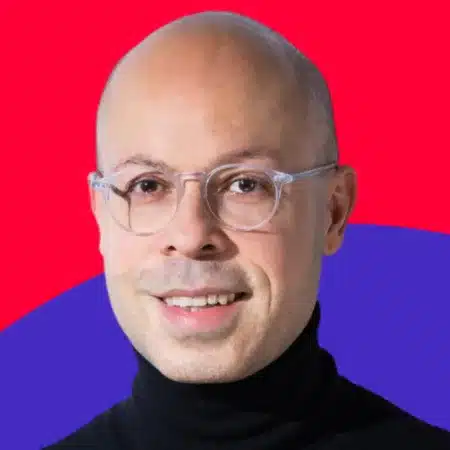 A Portrait of Navid Nazemian, Executive Coach, bestselling Author, Keynote Speaker & NED. He is guest at the 124th episode of The People Factor Podcast with Thomas Kohler & Yeliz Castillo.