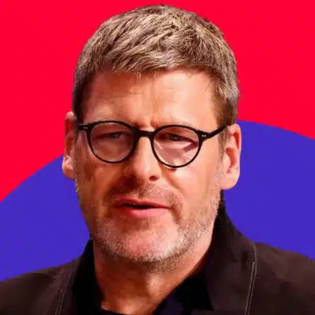 A Portrait of Ralph Linde, President of "42 & former top manager at Volkswagen AG. He is guest at the 128th episode of The People Factor Podcast with Thomas Kohler & Yeliz Castillo.