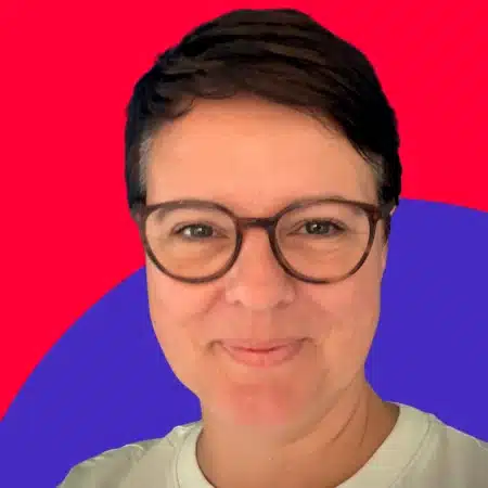 A Portrait of Sonja Sinterhauf. She is guest at the 129th episode of The People Factor Podcast with Thomas Kohler & Yeliz Castillo.